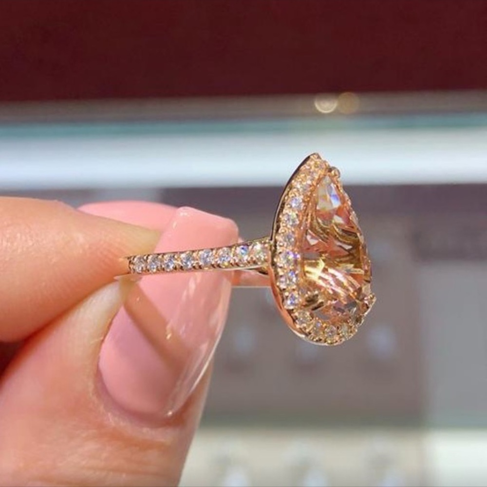 Women’s engagement wedding birthday ring - Picture 1 of 8